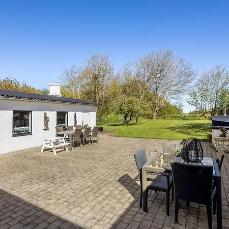 Siegfried - 5km From The Sea By Interhome